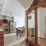 Rynek - Zielona Kamienica Apartment