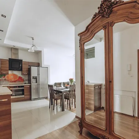 Rynek - Zielona Kamienica شقة